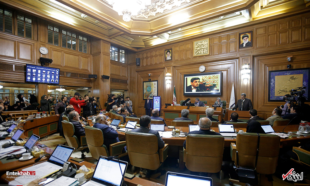 عکس/ ادای سوگند پیروز حناچی شهردار تهران