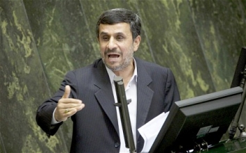 احمدی نژاد: مطهری بیشتر صحبت کرد، من هم باید بیشتر صحبت کنم/تلاش کردم نیایم اما نشد/با شما مجلسی شوخی کردم/من 11 روز خانه نشینی کردیم؟ این هم از او حرفاست/به دختر و پسر گیر سه پیچ ندهید/طراح سئوال از من هم انگار با شاسی فوق لیسانس گرفته/اعتراض شدید مجلسی ها به احمدی نژاد
