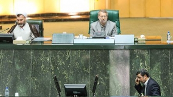 احمدی نژاد در مجلس