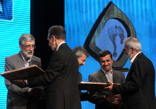 حضور 3 ساعته احمدی نژاد در منزل خواهر رهنورد