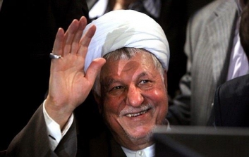 ادعای الحیات: حمایت آیت الله سیستانی و بیت ایشان از کاندیداتوری آیت الله هاشمی/ فرزند آیت الله سیستانی: به نفع مردم خاورمیانه است/ نظر مثبت 7 چهره سرشناس حوزه در مورد هاشمی