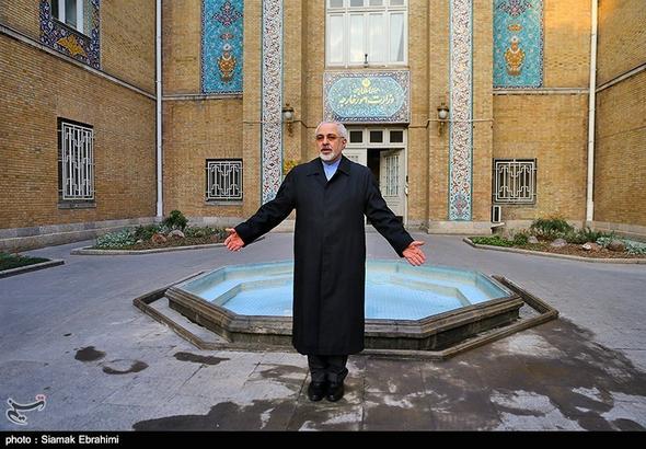 تصاویر :  سفر داخل شهری محمدجواد ظریف وزیر خارجه با مترو