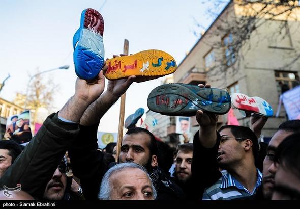 تصاویر : تجمع مقابل سفارت فرانسه در اعتراض به هتک حرمت پیامبر(ص)