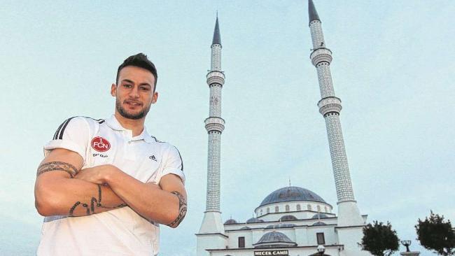 فوتبالیست آلمانی مسلمان شد + عکس