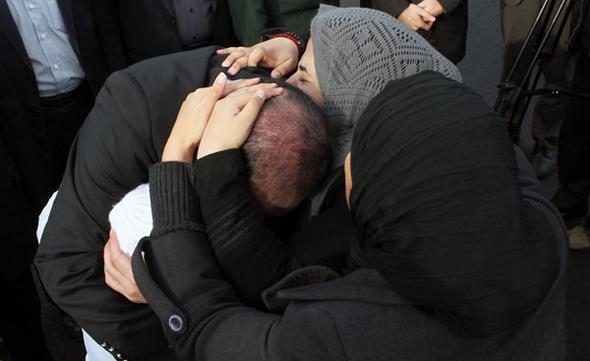 تصاویر : بازگشت دیپلمات ربوده شده به کشور