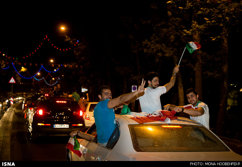 شادی شهروندان تهرانی پس از تساوی ایران و نیجریه+ تصاویر