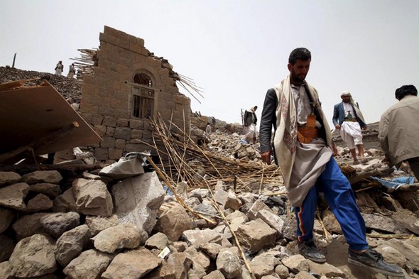تصاویر : حمله مرگبار به روستایی نزدیک صنعا
