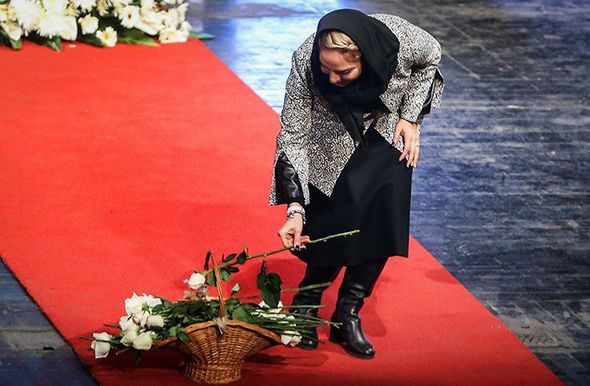 تصاویر : ستارگان در افتتاحیه جشنواره فجر