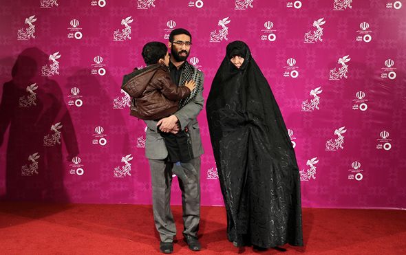 تصاویر : ستارگان در افتتاحیه جشنواره فجر