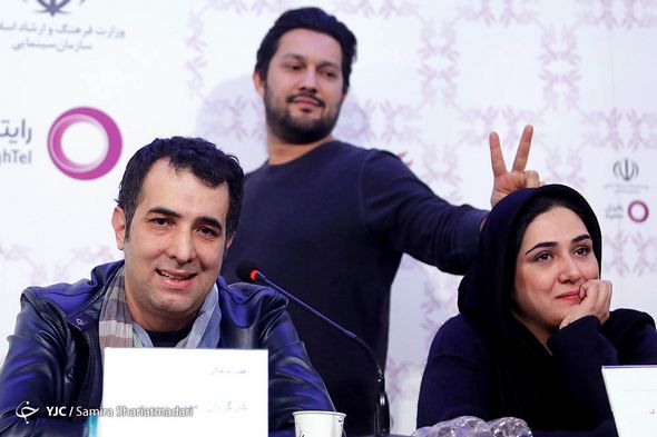 تصاویر : محمدرضا عارف و همسرش روی فرش قرمز