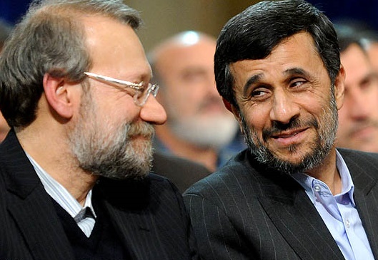 لاریجانی قرار بود برای نهایی کردن توافق اتمی به نیویورک برود، اما احمدی نژاد مقابل او ایستاد