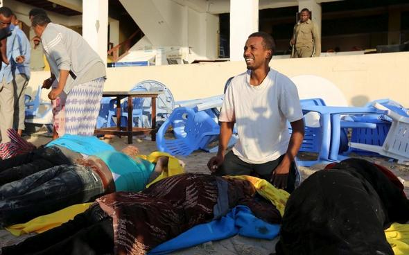 تصاویر : حمله تروریستی به پایتخت سومالی