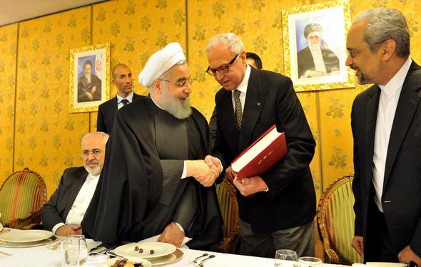 تصاویر : دیدار روحانی با ایرانیان مقیم ایتالیا