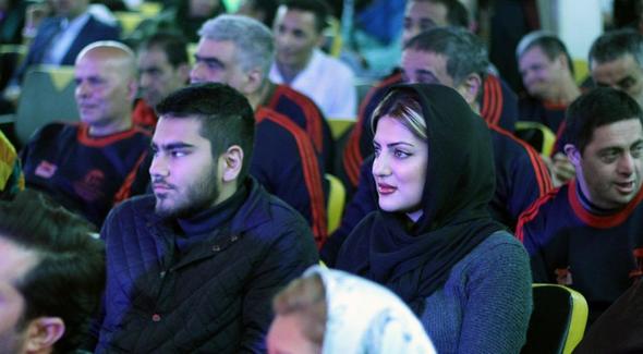 تصاویر : دیدار هنرمندان با کودکان معلول ذهنی