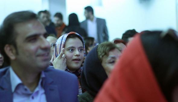 تصاویر : دیدار هنرمندان با کودکان معلول ذهنی