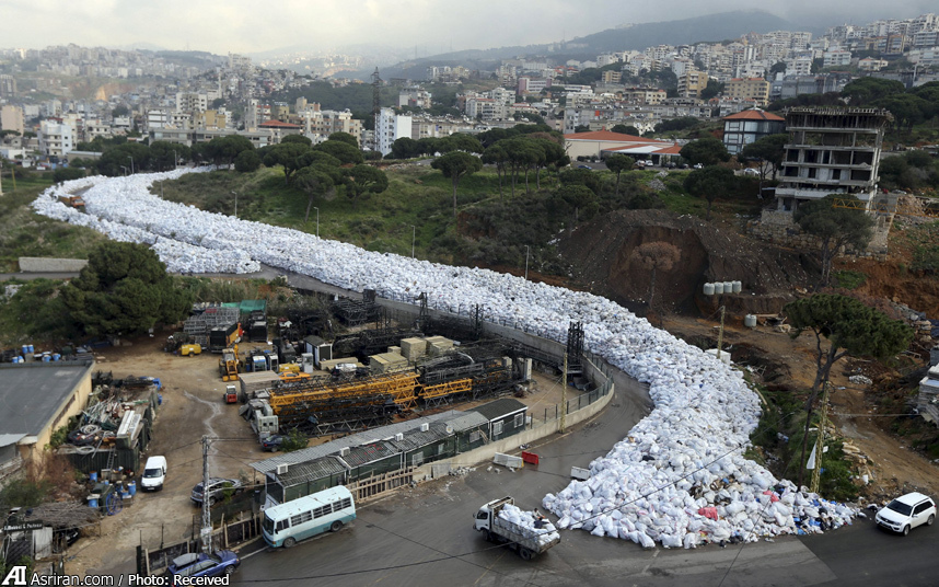 زباله های بیروت روی دست دولت لبنان باد کرد / عکس