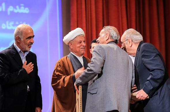 تصاویر : گرامیداشت روز معلم در دانشگاه امیرکبیر با حضور آیت الله هاشمی تصاویر : گرامیداشت روز معلم در دانشگاه امیرکبیر با حضور آیت الله هاشمی