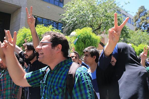 تصاویر : گرامیداشت روز معلم در دانشگاه امیرکبیر با حضور آیت الله هاشمی تصاویر : گرامیداشت روز معلم در دانشگاه امیرکبیر با حضور آیت الله هاشمی