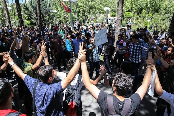 تصاویر : گرامیداشت روز معلم در دانشگاه امیرکبیر با حضور آیت الله هاشمی