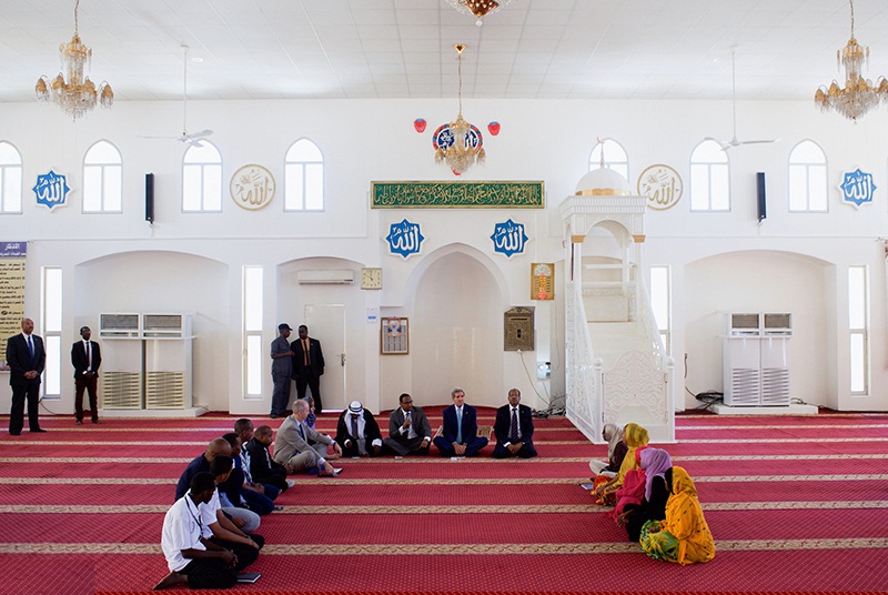 تصاوير : جان کري در مسجد جيبوتي