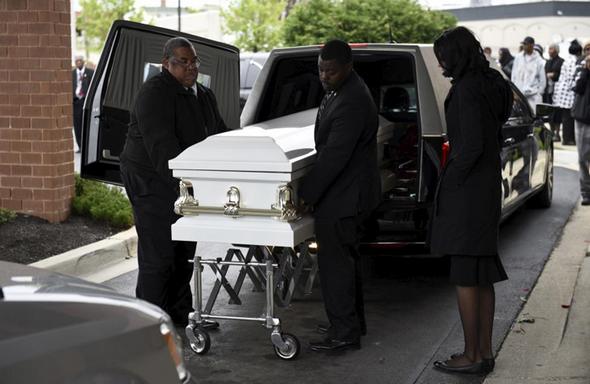 تصاویر : خاکسپاری سیاه‌پوست آمریکایی