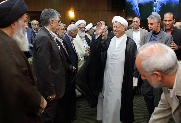 تصاویر : رونمایی آیت الله هاشمی از «تاریخ جامع ایران» تصاویر : رونمایی آیت الله هاشمی از «تاریخ جامع ایران»