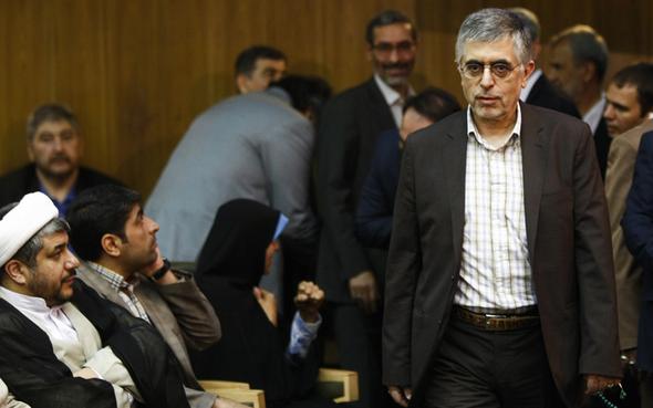 تصاویر : رونمایی آیت الله هاشمی از «تاریخ جامع ایران» تصاویر : رونمایی آیت الله هاشمی از «تاریخ جامع ایران»