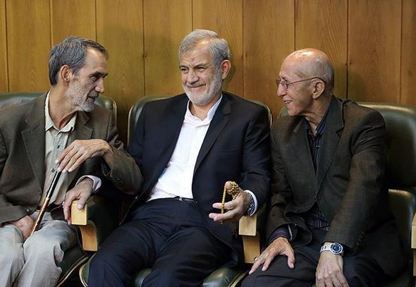 تصاویر : رونمایی آیت الله هاشمی از «تاریخ جامع ایران» تصاویر : رونمایی آیت الله هاشمی از «تاریخ جامع ایران»