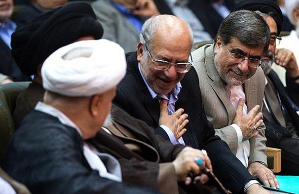 تصاویر : رونمایی آیت الله هاشمی از «تاریخ جامع ایران» تصاویر : رونمایی آیت الله هاشمی از «تاریخ جامع ایران»