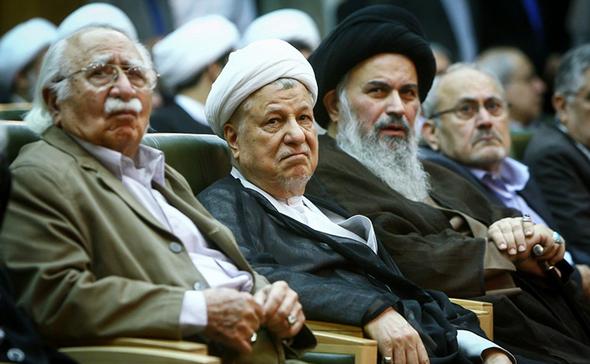 تصاویر : رونمایی آیت الله هاشمی از «تاریخ جامع ایران» تصاویر : رونمایی آیت الله هاشمی از «تاریخ جامع ایران»