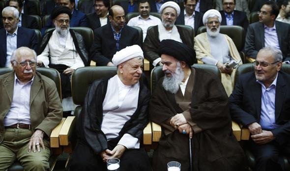 تصاویر : رونمایی آیت الله هاشمی از «تاریخ جامع ایران» تصاویر : رونمایی آیت الله هاشمی از «تاریخ جامع ایران»