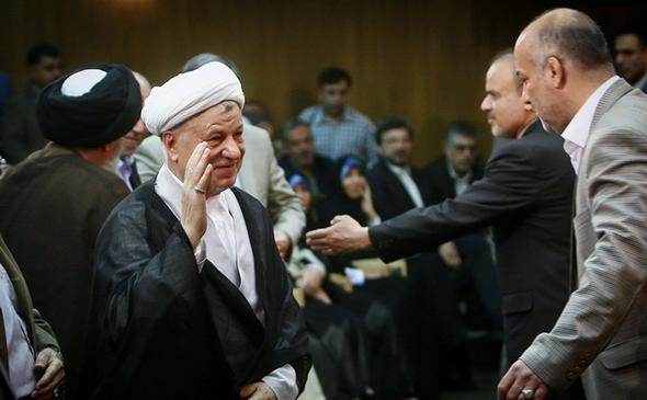 تصاویر : رونمایی آیت الله هاشمی از «تاریخ جامع ایران» تصاویر : رونمایی آیت الله هاشمی از «تاریخ جامع ایران»