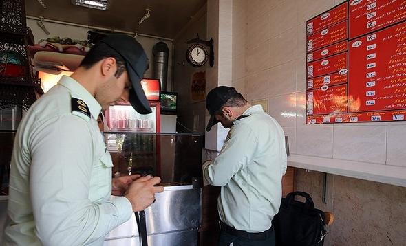 تصاویر : تذکر پلیس به روزه خواران در تهران