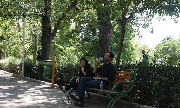 تصاویر : تذکر پلیس به روزه خواران در تهران