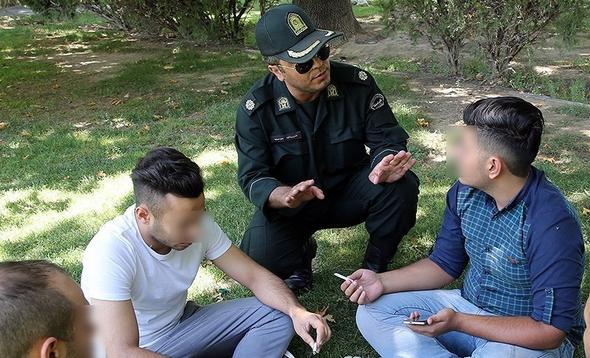 تصاویر : تذکر پلیس به روزه خواران در تهران