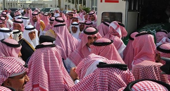 تصاویر : مراسم تشییع جنازه سعود الفیصل تصاویر : مراسم تشییع جنازه سعود الفیصل