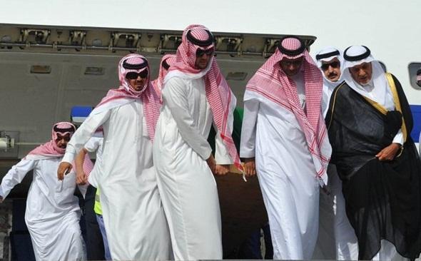 تصاویر : مراسم تشییع جنازه سعود الفیصل تصاویر : مراسم تشییع جنازه سعود الفیصل