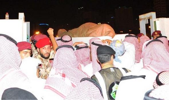 تصاویر : مراسم تشییع جنازه سعود الفیصل تصاویر : مراسم تشییع جنازه سعود الفیصل