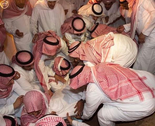 تصاویر : مراسم تشییع جنازه سعود الفیصل تصاویر : مراسم تشییع جنازه سعود الفیصل