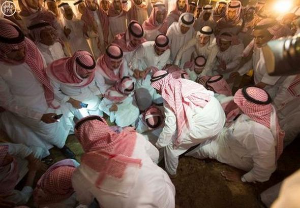 تصاویر : مراسم تشییع جنازه سعود الفیصل تصاویر : مراسم تشییع جنازه سعود الفیصل