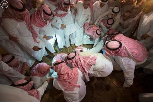 تصاویر : مراسم تشییع جنازه سعود الفیصل تصاویر : مراسم تشییع جنازه سعود الفیصل