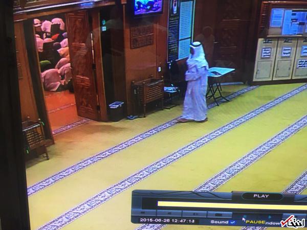 فیلم و تصویر: لحظه ورود انتحاری به مسجد امام صادق (ع) کویت/ داعش: عامل انفجار ، تبعه عربستان است + اظهارات شاهدان