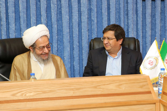 با حضور آیت اله مقتدایی و مدیرعامل بانک ملی ایران