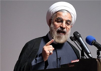 روحانی: نمی توانیم بین انقلاب و نظام فاصله ایجاد کنیم / دشمنانی به نام سست شدن اخلاق و ایمان در جامعه داریم
