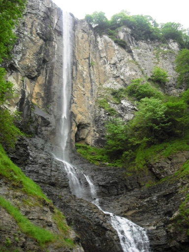 آبشار لاتون در نزدیکی آستارا