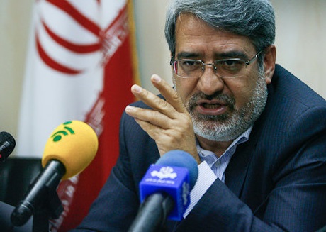 وزیر کشور:  عمر دولت به نیمه نرسیده؛ روحانی قرار است 8 سال رئیس جمهور باشد / نگذاشتیم دلواپسان علیه مذاکرات هسته ای در خیابان ها تجمع کنند