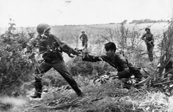 تصاویر : عکاسی در یک قدمیِ مرگ