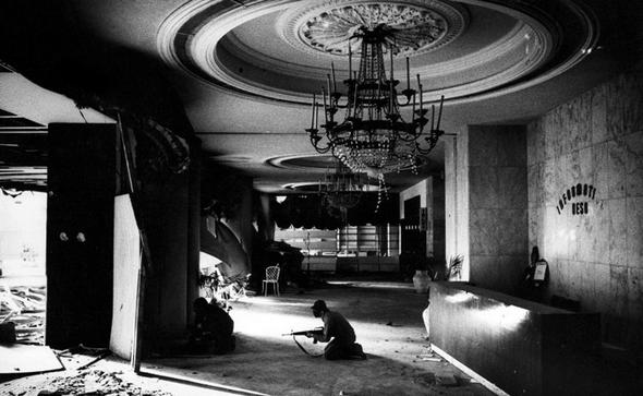 تصاویر : عکاسی در یک قدمیِ مرگ