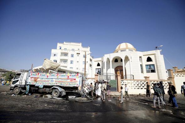 تصاویر : حمله انتحاری داعش در یمن