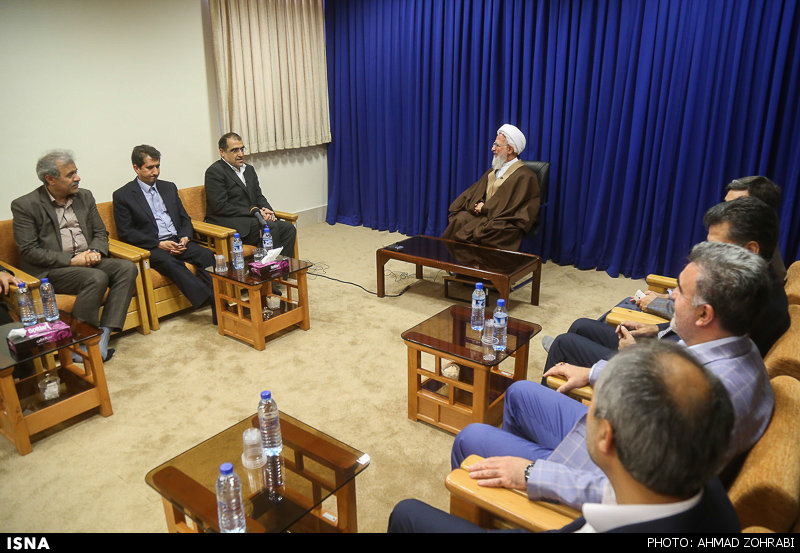 تصاویر:دیدار وزیر بهداشت و درمان با مراجع - قم تصاویر:دیدار وزیر بهداشت و درمان با مراجع - قم